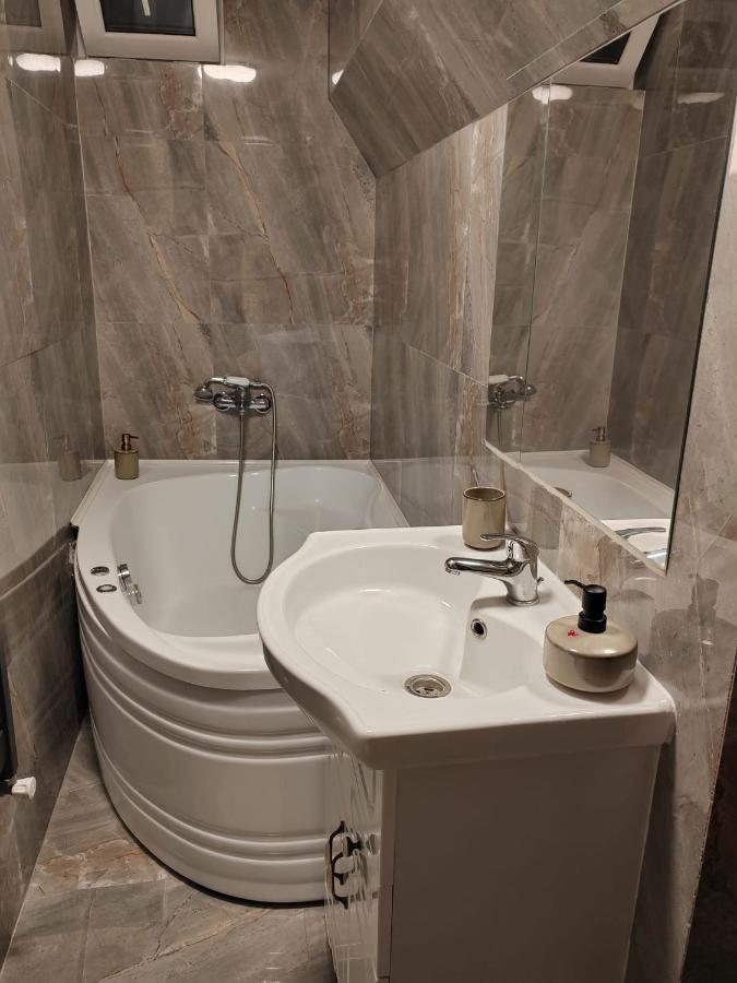 Evelyn'S Place Apartment Brasov Bagian luar foto