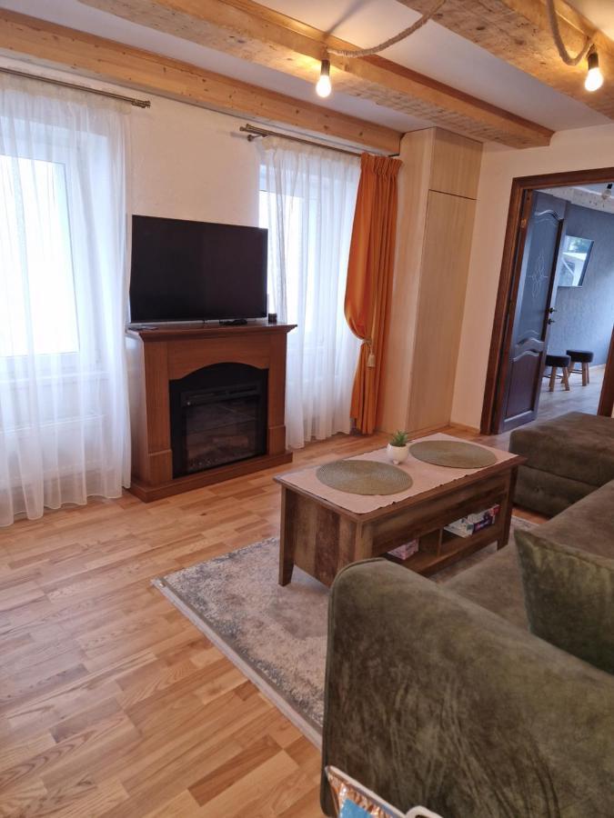 Evelyn'S Place Apartment Brasov Bagian luar foto